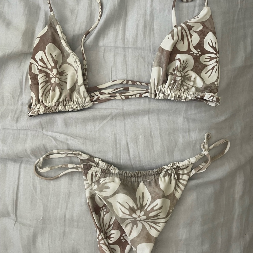 Benoa Batik swim set